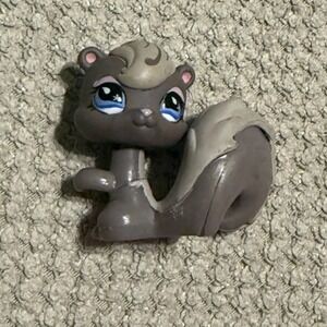 Littlest Pet Shop #484 Gray Squirrel Blue Tear Drop Star Eyes